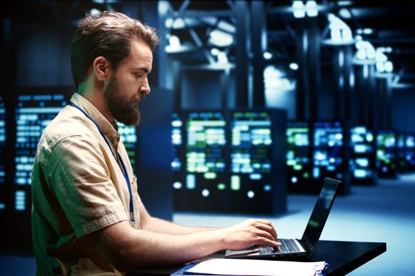 Expert,Running,Server,Hub,Diagnostic,Tests,And,Error,Checking,Utilities Expert,Running,Server,Hub,Diagnostic,Tests,And,Error,Checking,Utilities