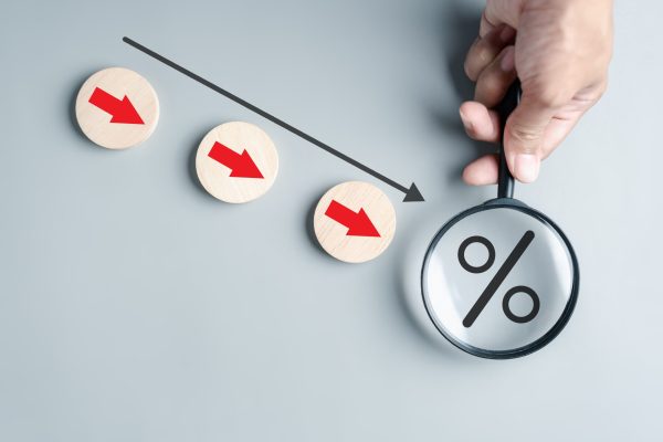 Magnifier,Focus,To,Percentage,Decreasing,Arrows,Cost,Down,Concept.,Financial