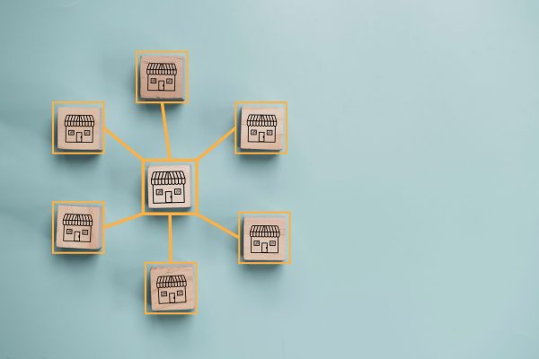 Connection,Linkage,Of,Shop,Stores,Print,Screen,On,Wooden,Cube